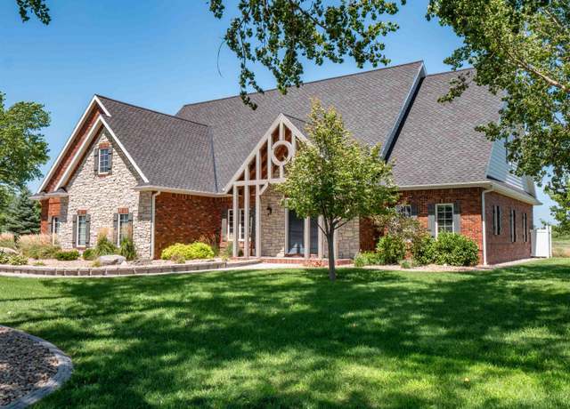 Property at 506 W Rd, Kearney, NE 68845, 3 beds, 3 baths