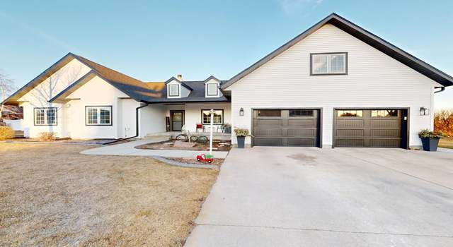 Photo of 2217 Meadowlark Ln, Cozad, NE 69130