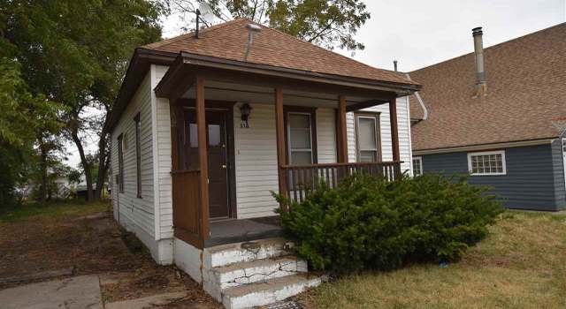 Photo of 318 W 11th St, Cozad, NE 69130