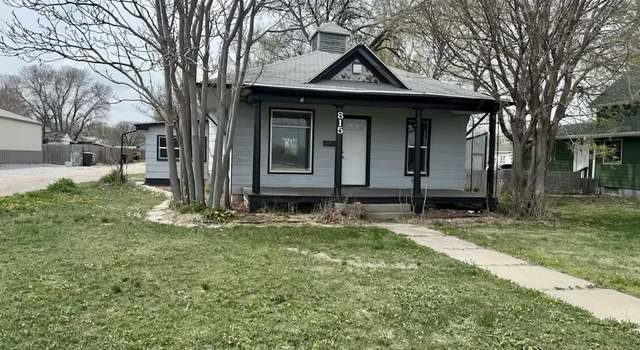Photo of 815 Burlington St, Holdrege, NE 68949
