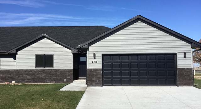Photo of 708 E 19th St, Cozad, NE 69130