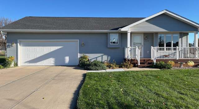 Photo of 1506 N Pine Ridge Ct, Juniata, NE 68955