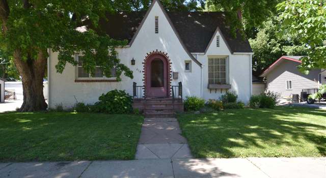 Photo of 414 14th St, Gothenburg, NE 69138