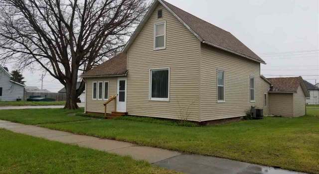 Photo of 721 10th St, Gothenburg, NE 69138