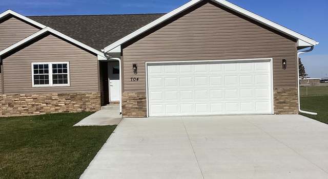 Photo of 704 E 19th St, Cozad, NE 69130