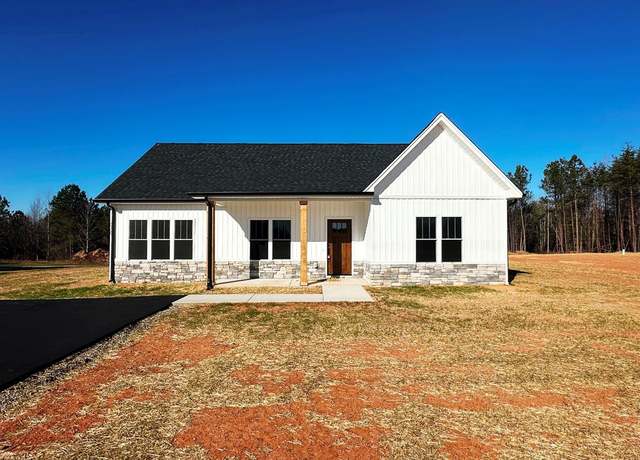 Property at 3729 Kentuck Rd, Ringgold, VA 24586, 3 beds, 2 baths
