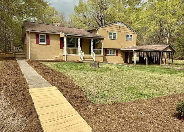 Property at 221 Poplar Rd, Danville, VA 24540, 3 beds, 2.5 baths