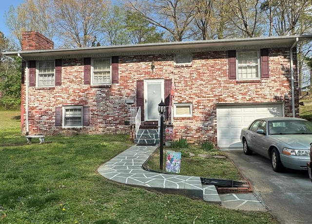 Property at 361 Cumberland Dr, Danville, VA 24541, 4 beds, 2 baths