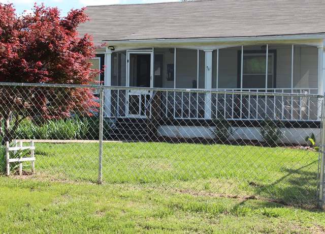 Property at 333 Wrenn Dr, Danville, VA 24540, 2 beds, 1 bath
