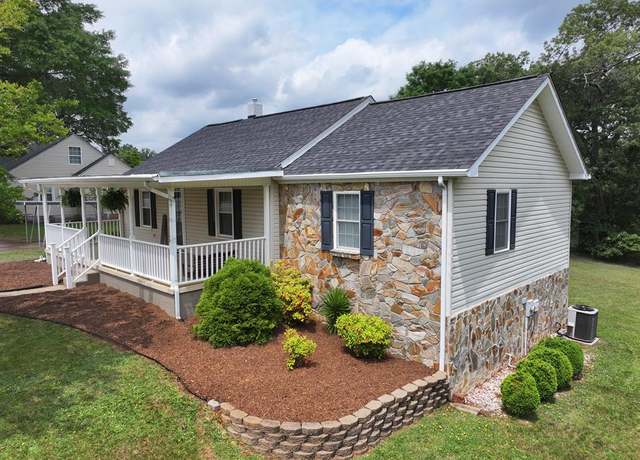 Property at 4394 Westover Dr, Danville, VA 24541, 3 beds, 2 baths