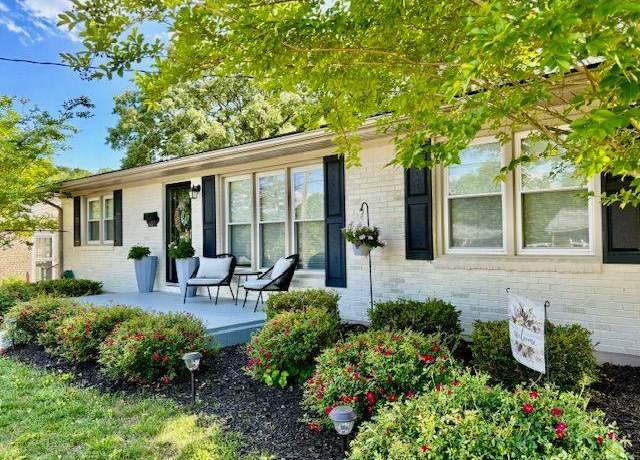 Property at 607 Lansbury Dr, Danville, VA 24540, 3 beds, 1.5 baths