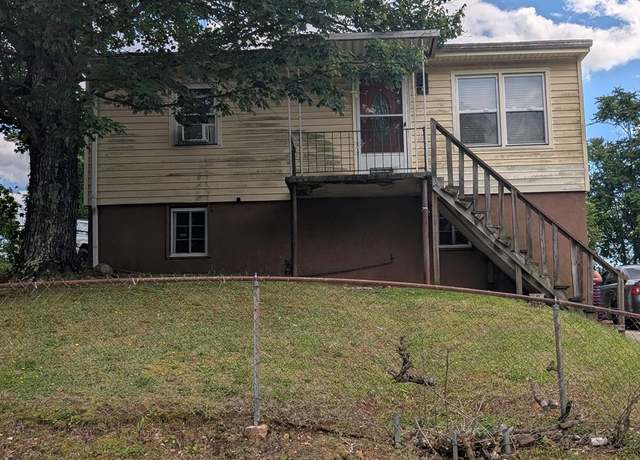 Property at 809 Olympia St, Martinsville, VA 24112, 3 beds, 1 bath