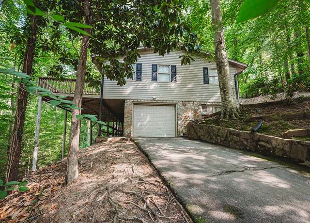 Property at 111 Briarcliff Pl, Danville, VA 24541, 3 beds, 2 baths