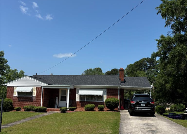 Property at 445 Brooke Dr, Danville, VA 24540, 3 beds, 1.5 baths