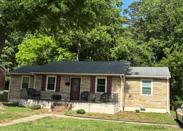Property at 426 Arnett Blvd, Danville, VA 24540, 3 beds, 2 baths