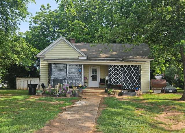 Property at 204 Third Ave, Danville, VA 24540, 3 beds, 1 bath