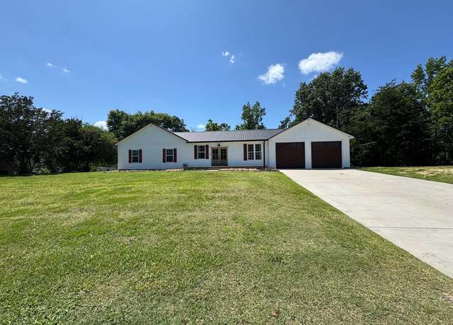 Property at 535 Woodlawn Dr, Danville, VA 24541, 3 beds, 2.5 baths