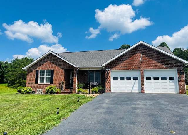 Property at 315 Governors Ln, Martinsville, VA 24112, 3 beds, 2 baths