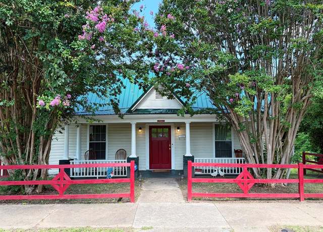 Property at 513 Middle St, Danville, VA 24540, 3 beds, 1.5 baths