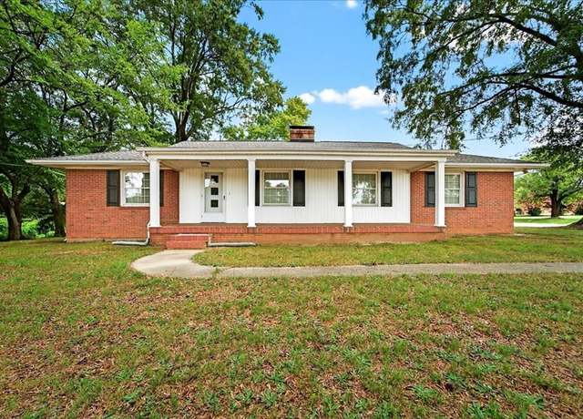 Property at 301 Clover Ln, Danville, VA 24541, 3 beds, 2 baths