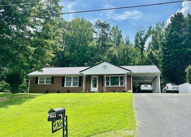 Property at 219 Green Acre Dr, Danville, VA 24540, 3 beds, 1.5 baths