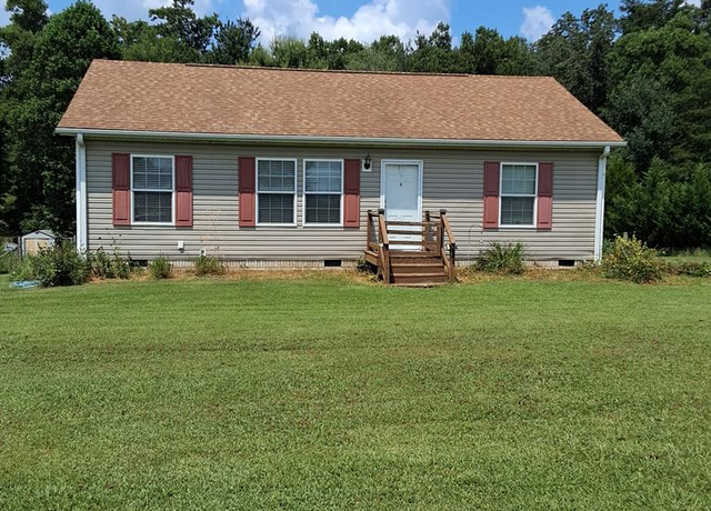 Property at 2410 Green Farm Rd, Danville, VA 24540, 3 beds, 2.5 baths