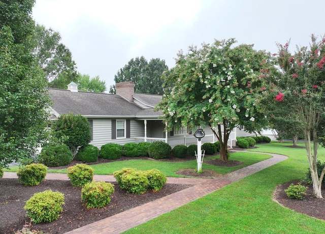 Property at 241 Ridgecrest Dr, Danville, VA 24540, 2 beds, 3.5 baths