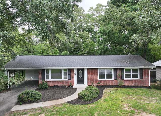 Property at 640 Edgewood Dr, Danville, VA 24541, 3 beds, 2 baths