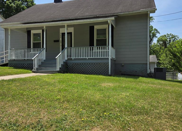Property at 268 Park Cir, Danville, VA 24541, 2 beds, 1.5 baths