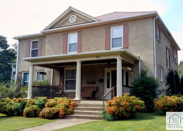 Property at 712 Starling Ave, Martinsville, VA 24112, 4 beds, 6 baths