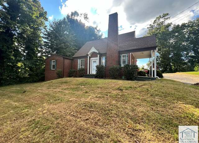 Property at 1109 Chatham Heights Rd, Martinsville, VA 24112, 4 beds, 2 baths