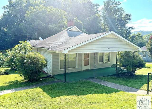 Property at 142 Chestnut St, Fieldale, VA 24089, 3 beds, 1 bath