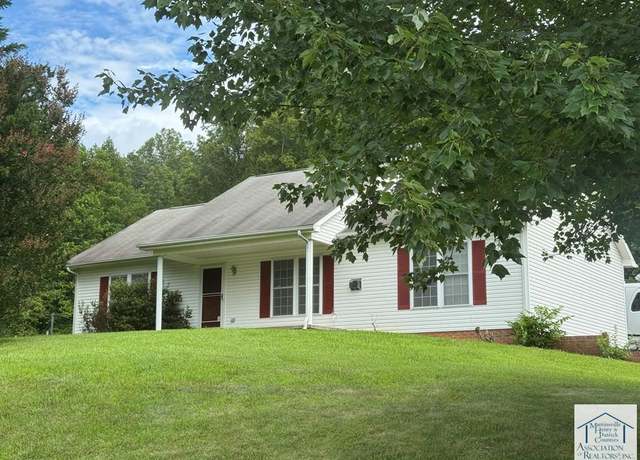 Property at 54 Hiatt Ln, Stuart, VA 24171, 3 beds, 2 baths