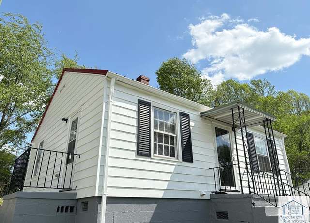 Property at 1801 Stultz Rd, Martinsville, VA 24112, 2 beds, 1 bath