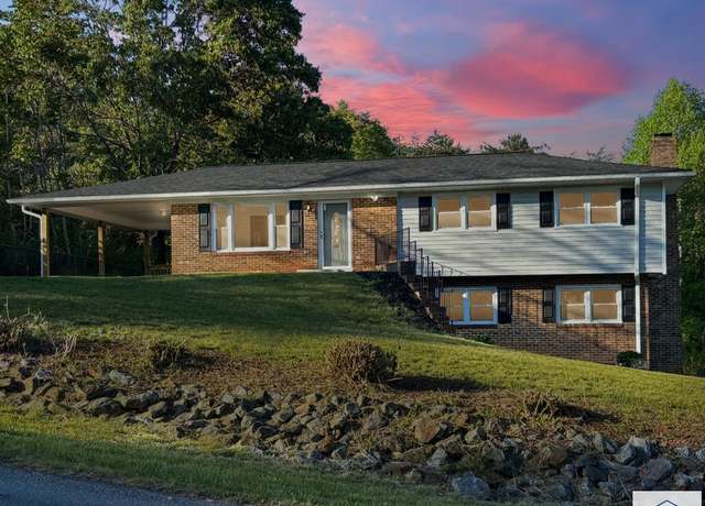 Property at 470 Parkway Dr, Martinsville, VA 24112, 3 beds, 3 baths