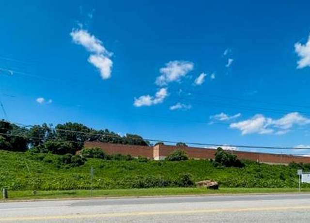 Property at 511 Memorial Blvd, Martinsville, VA 24112