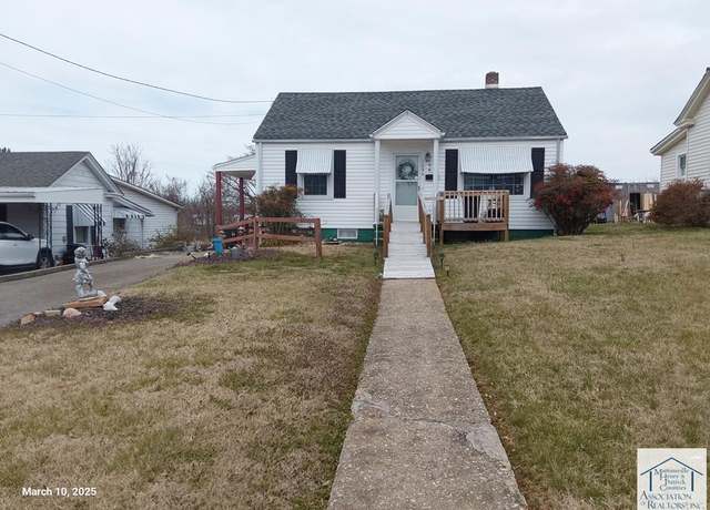 Property at 109 1/2 Emmette St, Martinsville, VA 24112, 2 beds, 1 bath