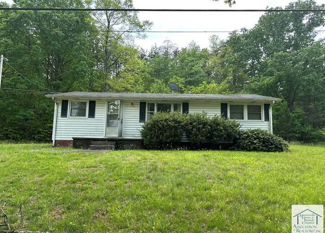Property at 673 Jarrett Dr, Martinsville, VA 24112, 3 beds, 1 bath