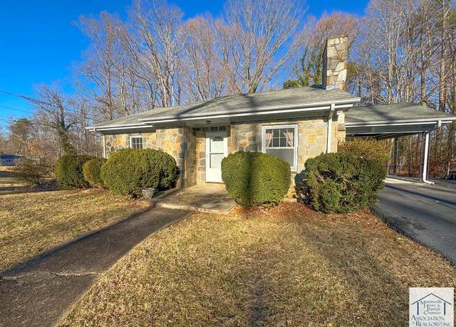 Property at 117 Salmon St, Martinsville, VA 24112, 2 beds, 2 baths