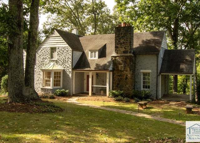Property at 936 Mulberry Rd, Martinsville, VA 24112, 5 beds, 5.5 baths