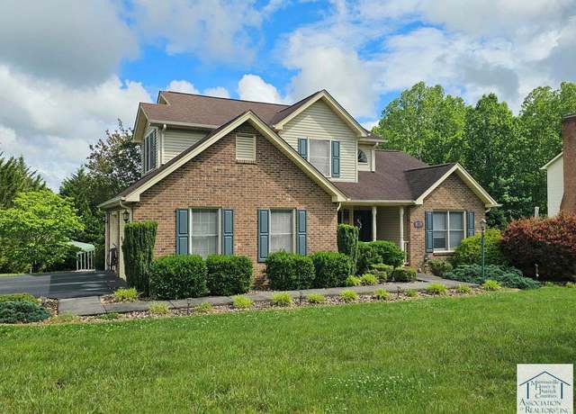 Property at 300 Jeb Stuart Rd, Martinsville, VA 24112, 3 beds, 3.5 baths