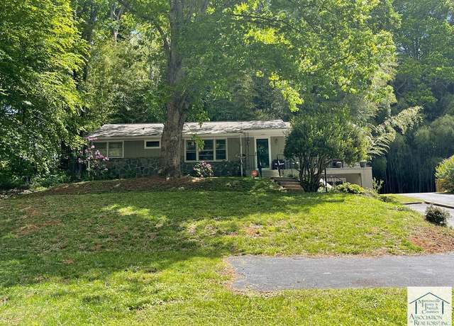Property at 801 Indian Trl, Martinsville, VA 24112, 3 beds, 2 baths