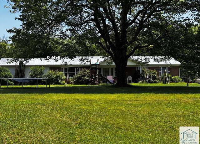 Property at 9728 Chatham Rd, Martinsville, VA 24112, 3 beds, 2 baths