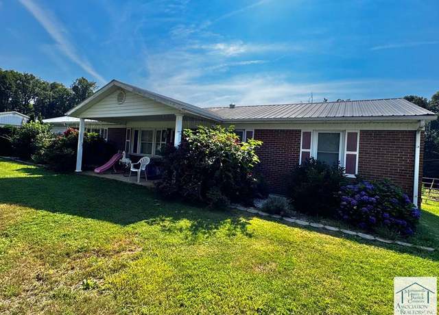Property at 9728 Chatham Rd, Martinsville, VA 24112, 3 beds, 2 baths