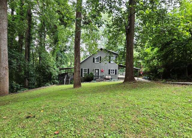 Property at 201 Oxford Dr, Martinsville, VA 24112, 3 beds, 2 baths