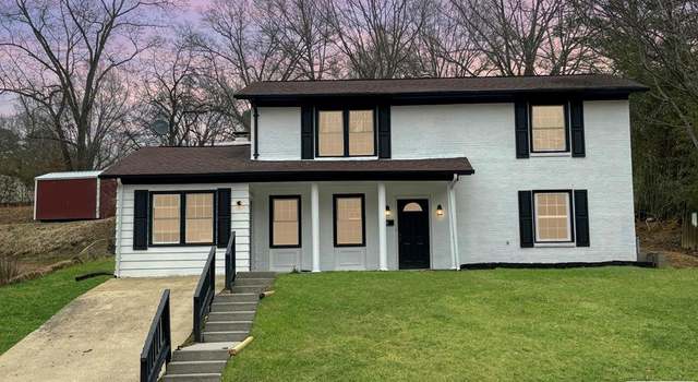 Photo of 325 Cumberland Dr, Danville, VA 24541