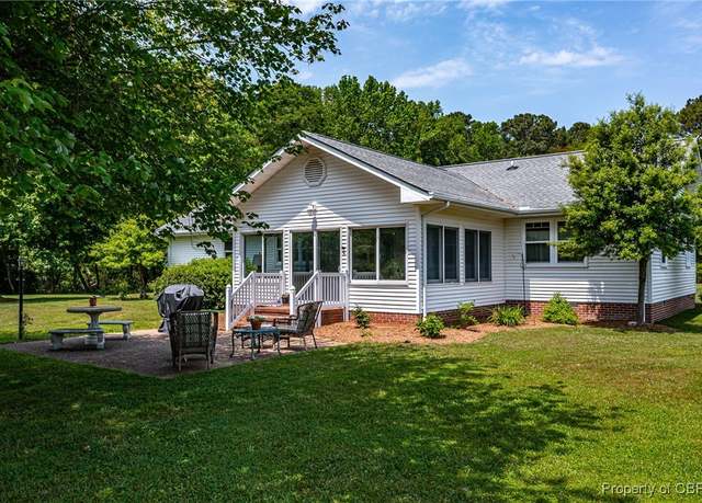 Property at 61 Comanchee Ln, Kilmarnock, VA 22482, 2 beds, 2 baths