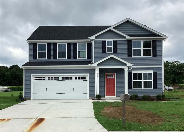 Property at 319 Pointers Dr, West Point, VA 23181, 5 beds, 3 baths