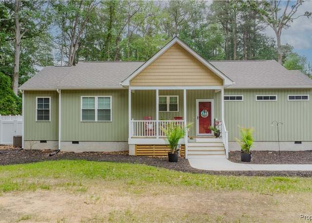 Property at 100 Little John St, Reedville, VA 22539, 3 beds, 2 baths