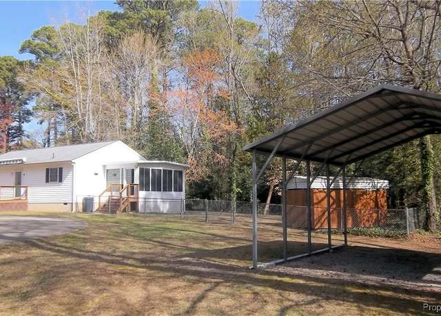 Property at 75 Greenway Dr, Hartfield, VA 23071, 2 beds, 2 baths